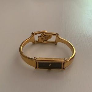 Vintage GUCCI 80’s gold tone 1500 bangle watch rectangular face